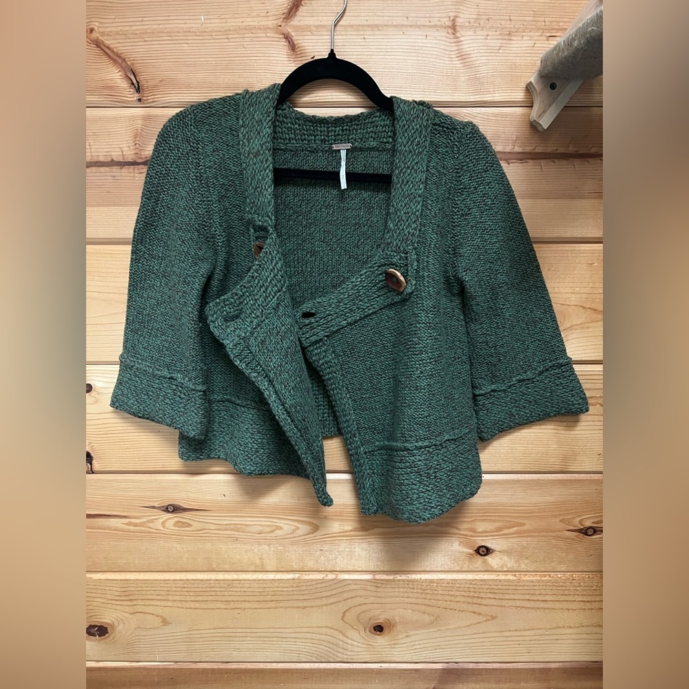 Free People Green Wool Blend Knit Cardigan Wooden Button Cropped Boho - Picture 3 of 7